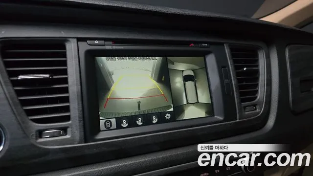 Kia Carnival 2016 thumb 6