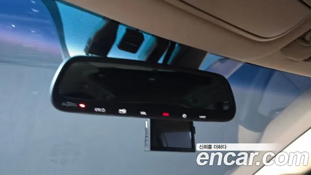 Kia Carnival 2016 thumb 11