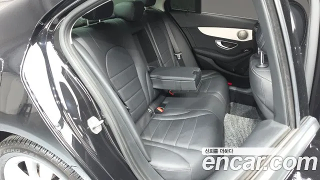 Mercedes-Benz C-Class 2020 thumb 2