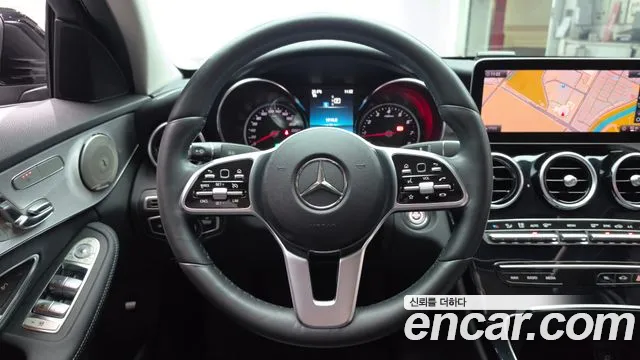 Mercedes-Benz C-Class 2020 thumb 12