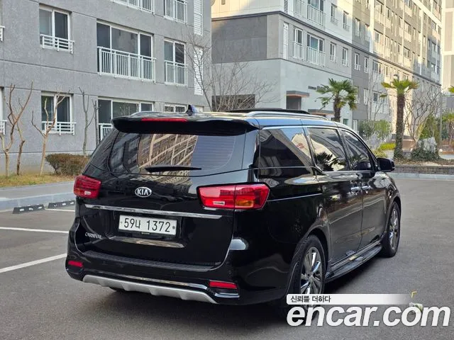 Kia Carnival 2018 thumb 4