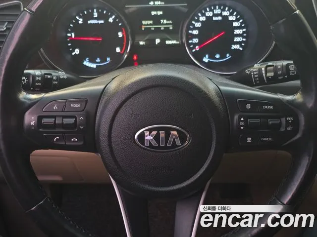 Kia Carnival 2018 thumb 8