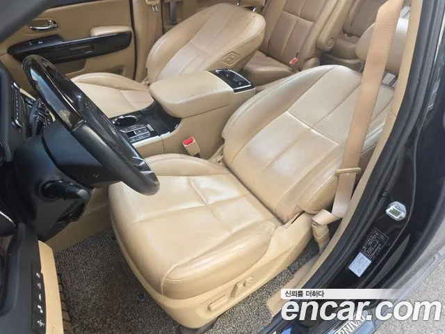 Kia Carnival 2018 thumb 10