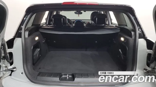 Mini Cooper Clubman 2022 thumb 10