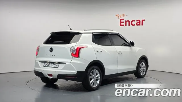 KGM Tivoli 2016 thumb 3