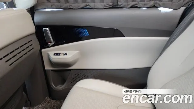 Kia Carnival 2024 thumb 3