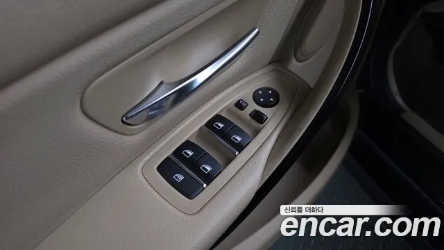 BMW 3 серии 2016 thumb 6