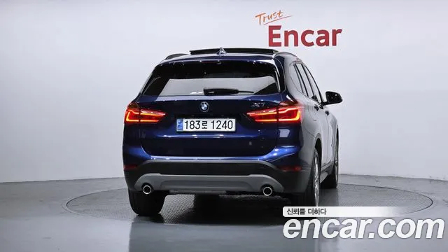 BMW X1 2018 thumb 3