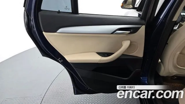 BMW X1 2018 thumb 2