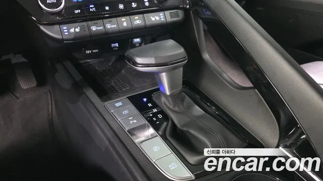 Hyundai Elantra 2022 thumb 3