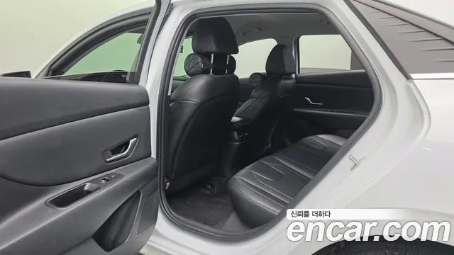 Hyundai Elantra 2022 thumb 4