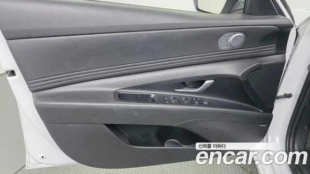 Hyundai Elantra 2022 thumb 5