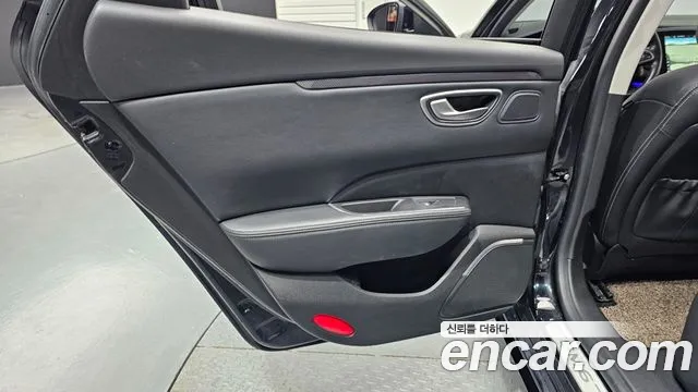 Renault SM6 2019 thumb 11