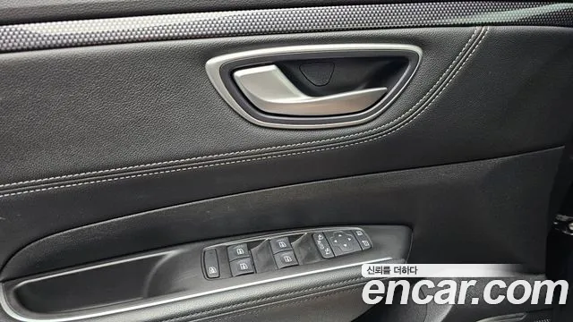Renault SM6 2019 thumb 10
