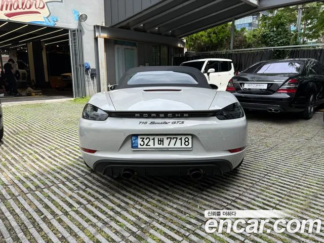 Porsche 718 Boxster 2021 thumb 2