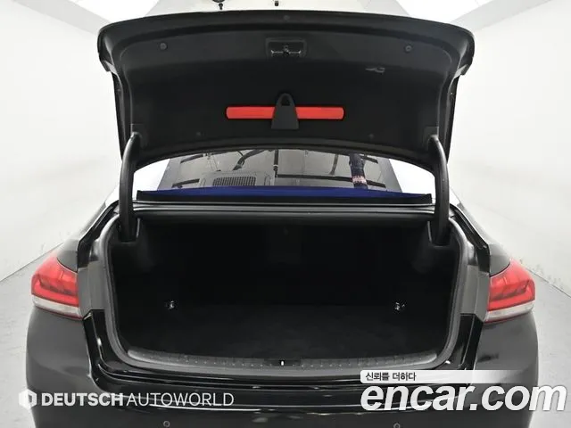 Hyundai Genesis 2016 thumb 10