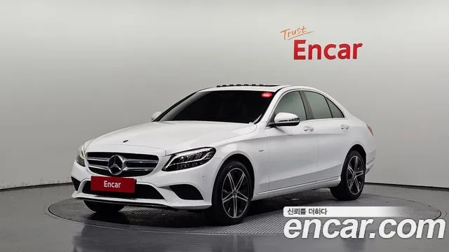 Mercedes-Benz C-Class 2020 thumb 9