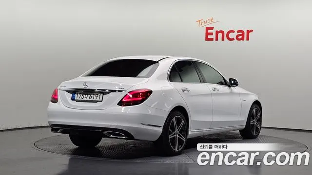Mercedes-Benz C-Class 2020 thumb 7