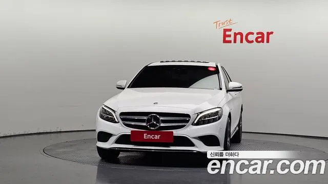 Mercedes-Benz C-Class 2020 thumb 12