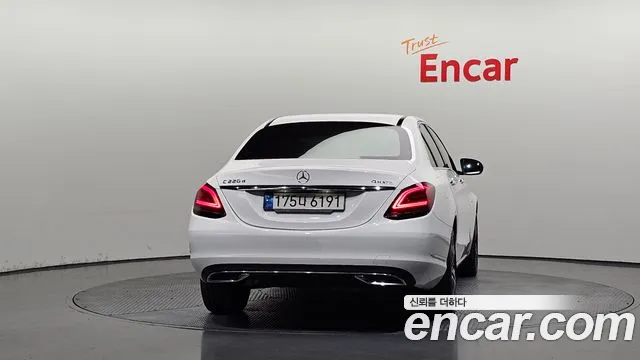 Mercedes-Benz C-Class 2020 thumb 2