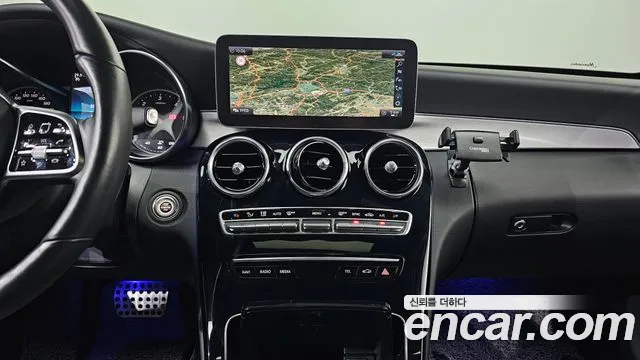 Mercedes-Benz C-Class 2020 thumb 3