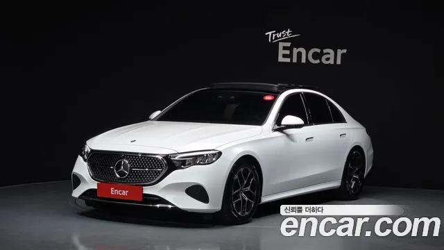 Mercedes-Benz E-Class 2025 thumb 9