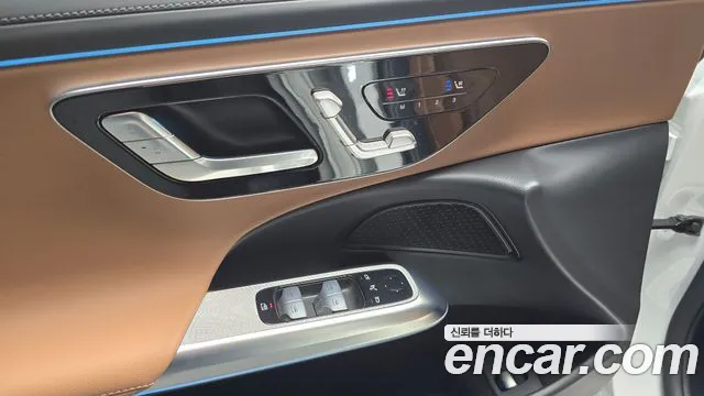 Mercedes-Benz E-Class 2025 thumb 5