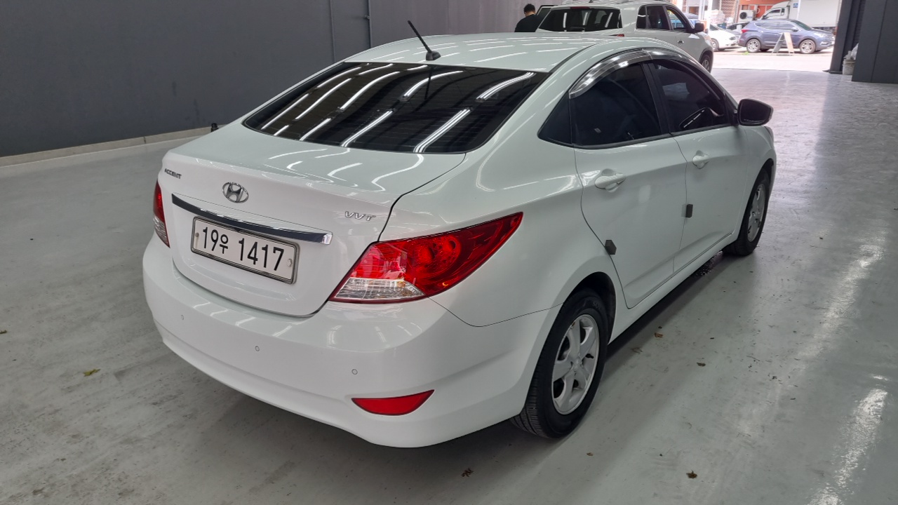Hyundai Accent 2013 thumb 5