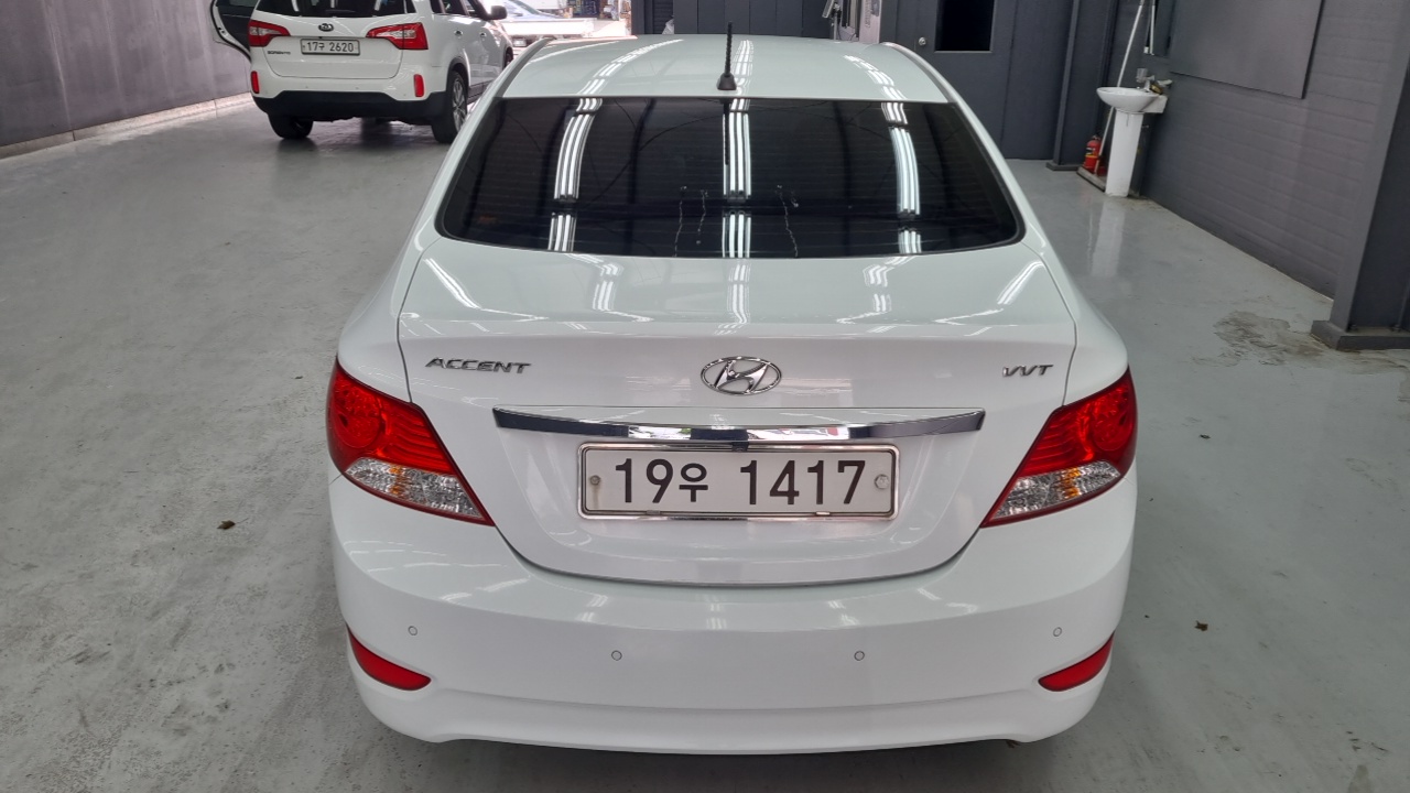 Hyundai Accent 2013 thumb 3