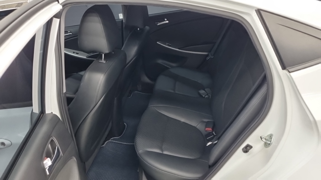 Hyundai Accent 2013 thumb 6