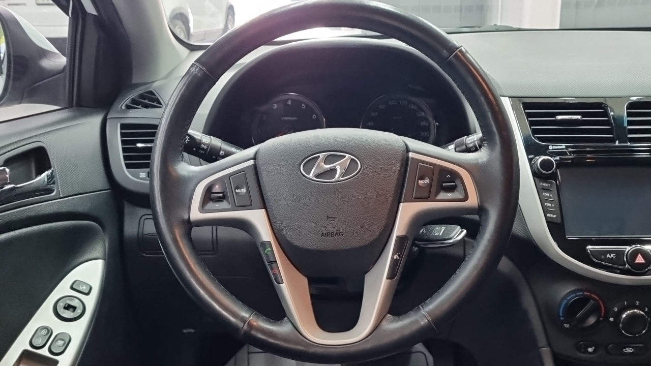 Hyundai Accent 2013 thumb 10