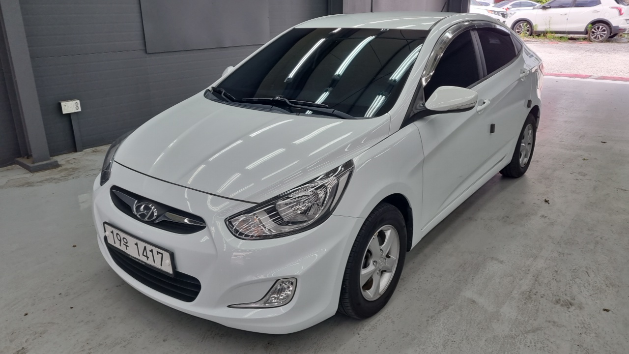 Hyundai Accent 2013 thumb 7