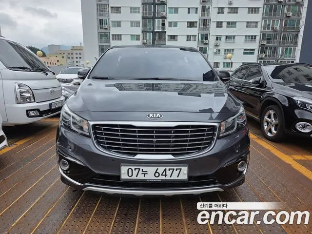 Kia Carnival 2015 thumb 8