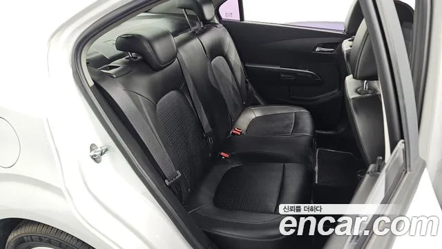 Chevrolet Aveo 2016 thumb 12