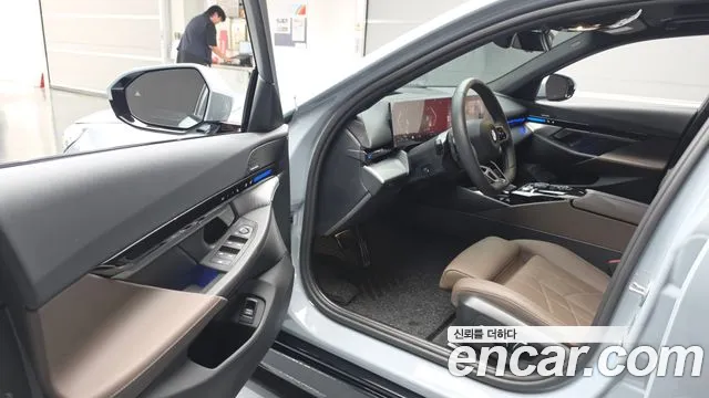 BMW 5 серии 2024 thumb 6