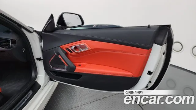 BMW Z4 2024 thumb 11