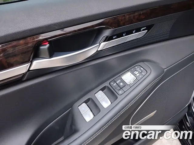 Genesis G90 2020 thumb 11