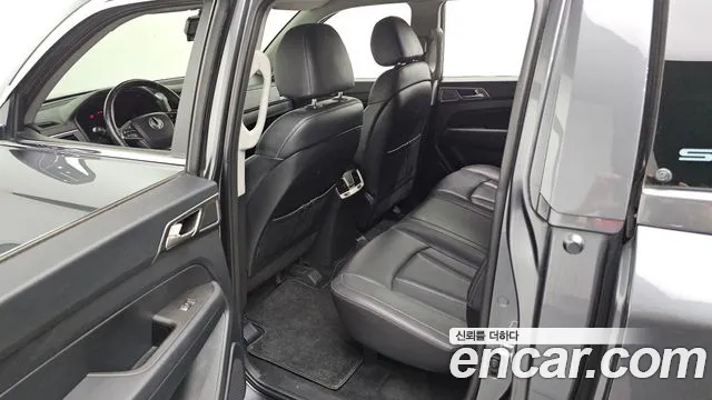KGM Rexton 2019 thumb 6