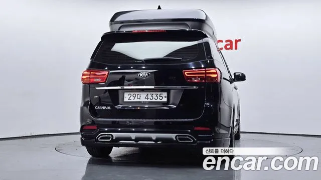 Kia Carnival 2019 thumb 2
