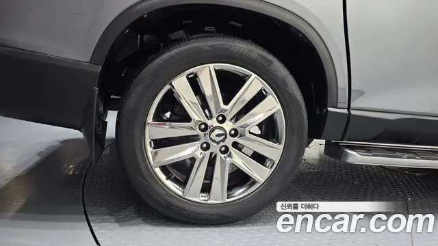 KGM Rexton 2019 thumb 11
