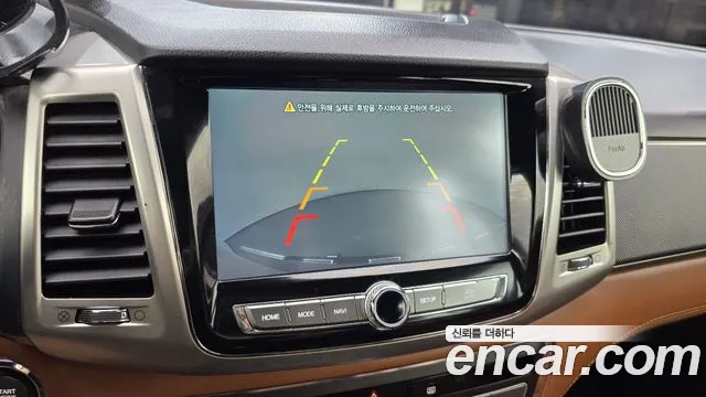 KGM Rexton 2019 thumb 6