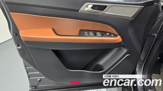 KGM Rexton 2019 thumb 5