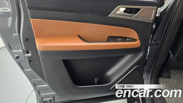 KGM Rexton 2019 thumb 2