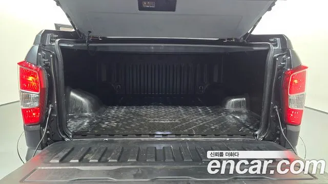 KGM Rexton 2019 thumb 8