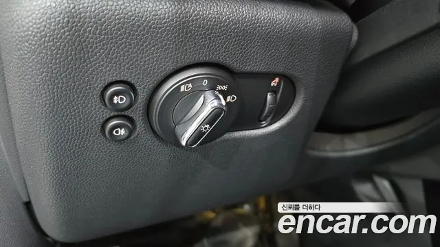 Mini Cooper S 2020 thumb 10