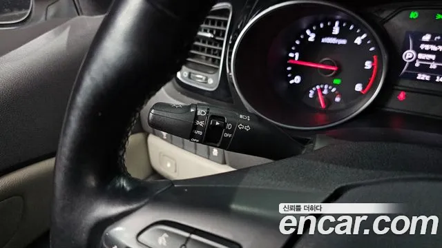 Kia Carnival 2014 thumb 7