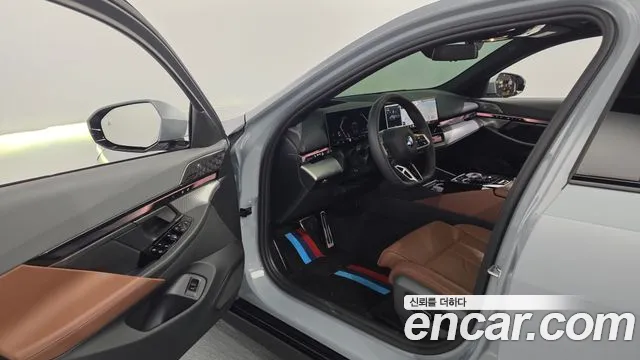 BMW 5 серии 2025 thumb 9