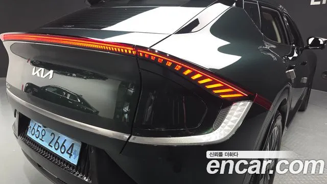 Kia EV6 2023 thumb 10
