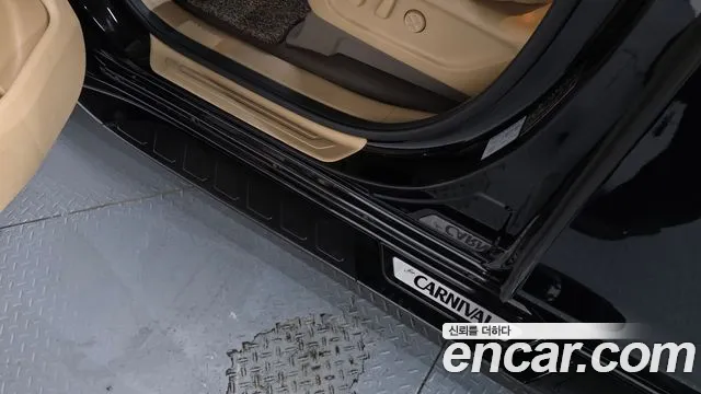 Kia Carnival 2020 thumb 8