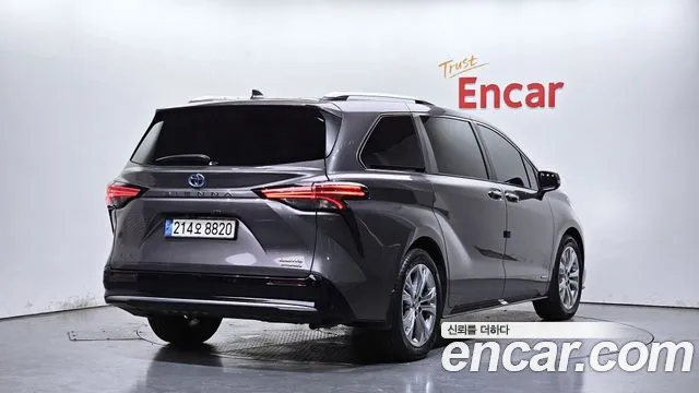 Toyota Sienna 2021 thumb 5